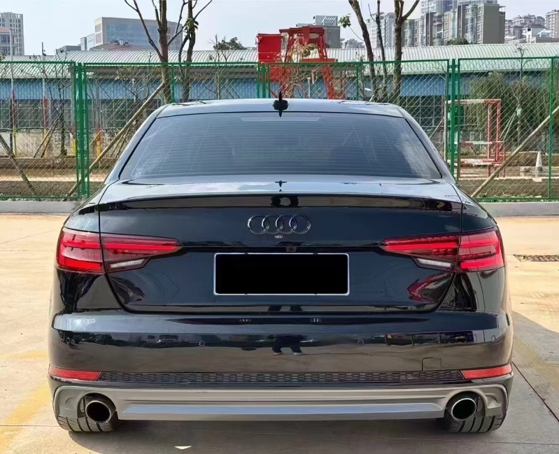 昆明18年奧迪A4L8