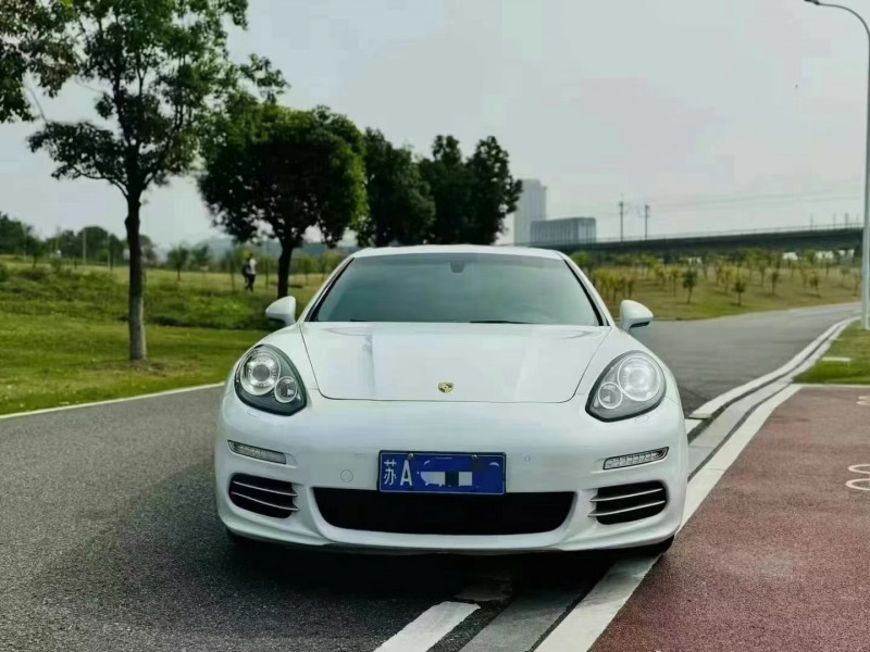 盐城16年保时捷帕拉梅拉1
