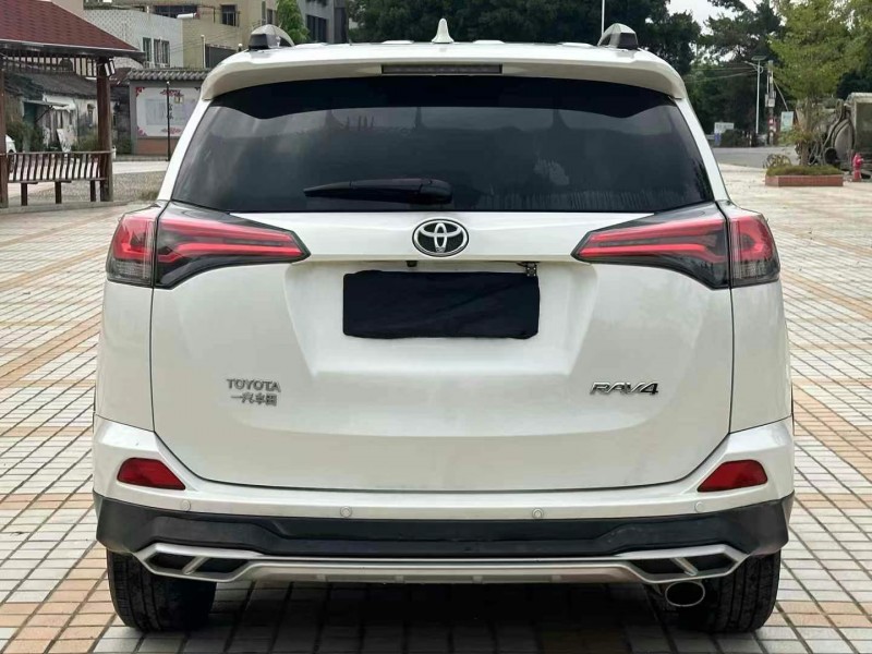 汕頭17年豐田RAV4榮放8