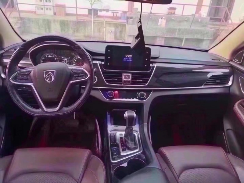 泰安19年寶駿5608