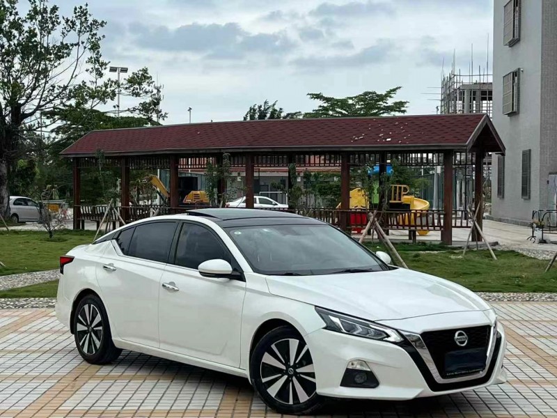 汕頭21年日產天籟2