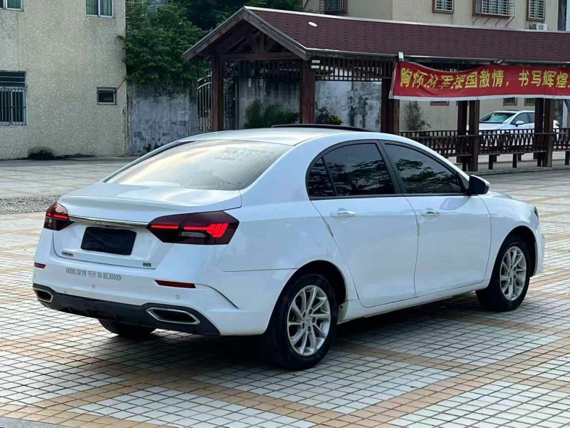 汕頭22年吉利帝豪8