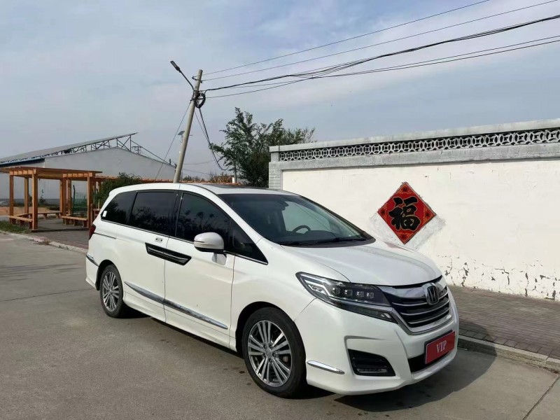 青岛17年本田艾力绅3