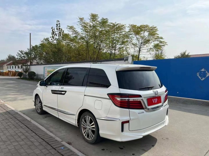 青岛17年本田艾力绅8