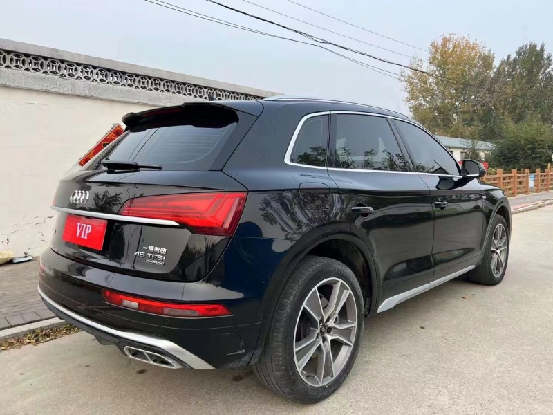青岛22年奥迪Q58