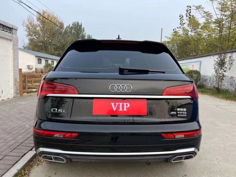青岛22年奥迪Q59