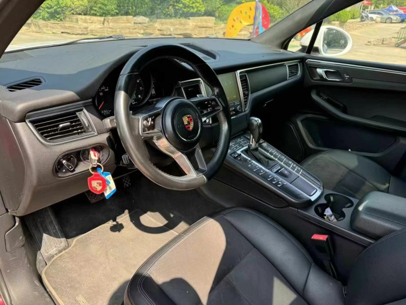 济宁18年保时捷Macan5