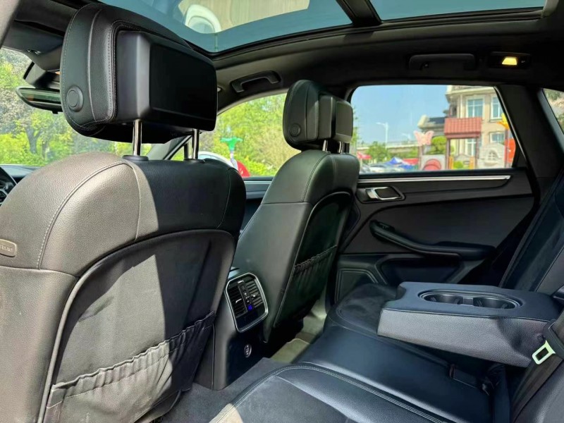 济宁18年保时捷Macan6