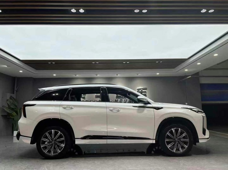 成都24年长安汽车CS757