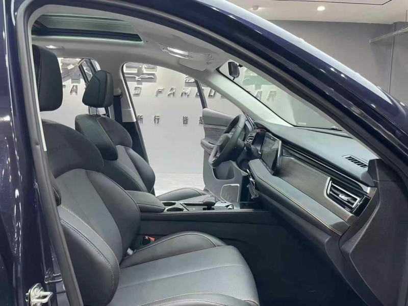 成都23年长安汽车欧尚4