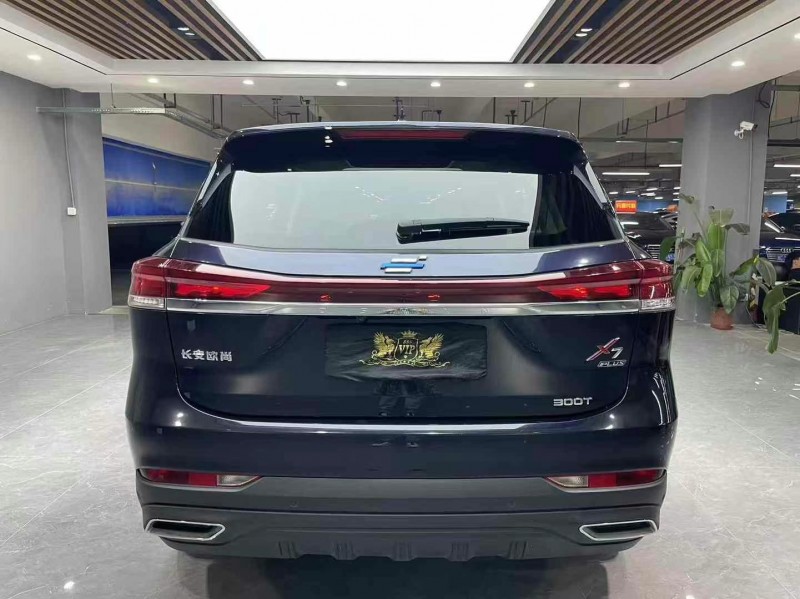 成都23年长安汽车欧尚9