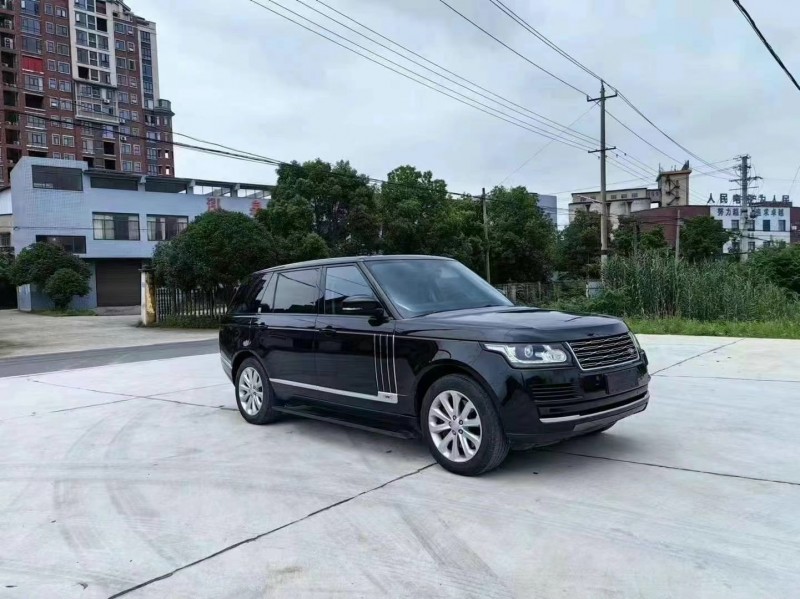 济宁17年路虎揽胜行政2