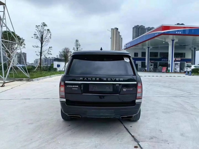 济宁17年路虎揽胜行政9