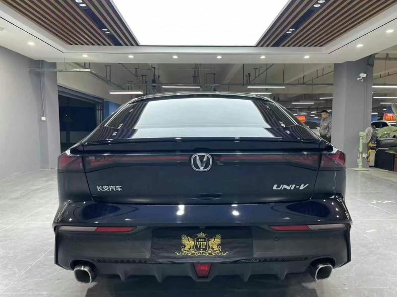 成都23年长安汽车UNI-V5