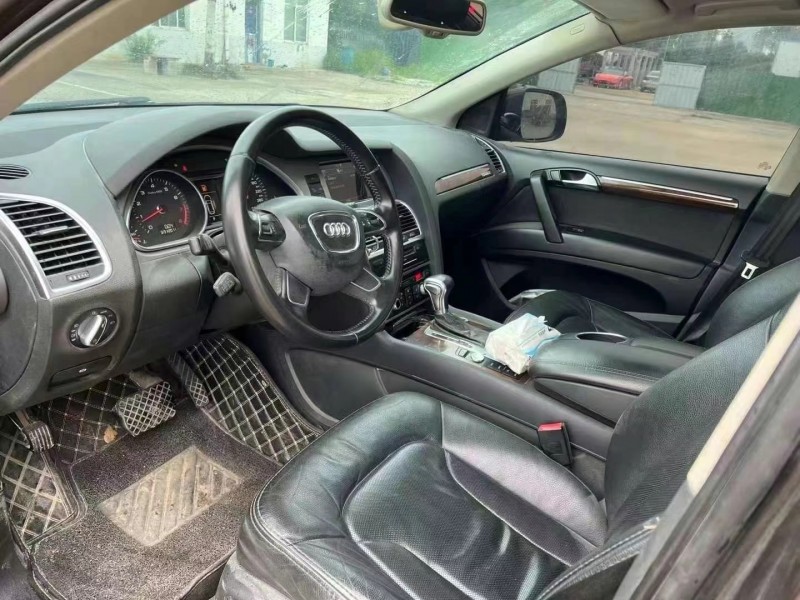 济宁13年奥迪Q75