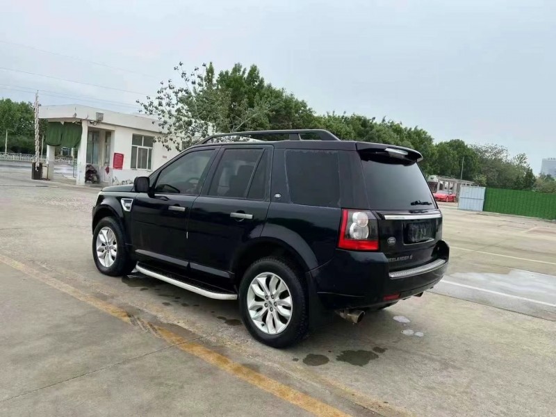 济宁12年路虎神行者8