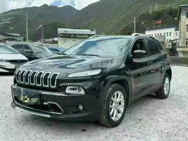 甘孜18年Jeep自由光3