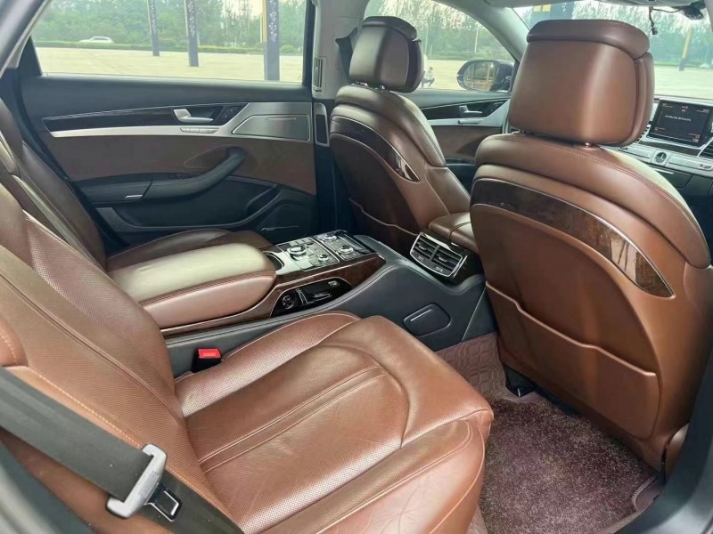 济宁14年奥迪A8L5