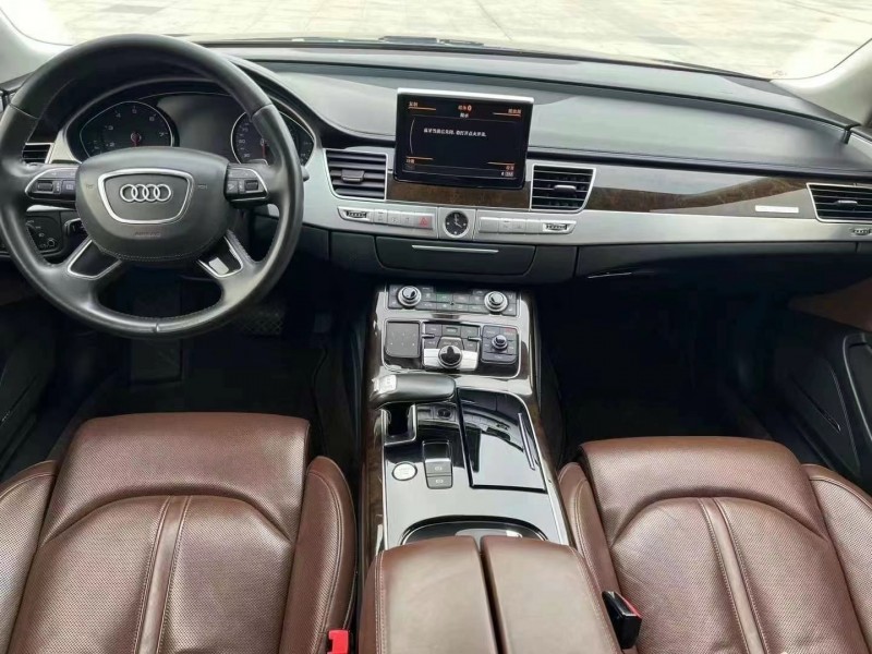 济宁14年奥迪A8L6