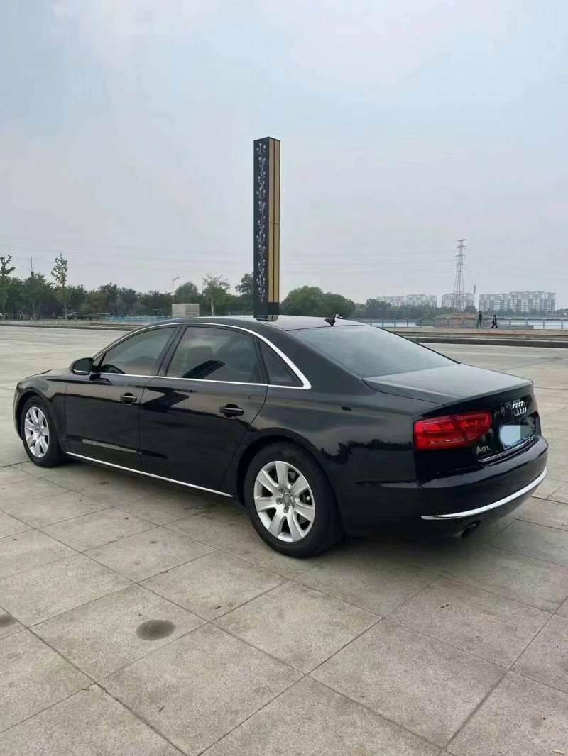 济宁14年奥迪A8L8