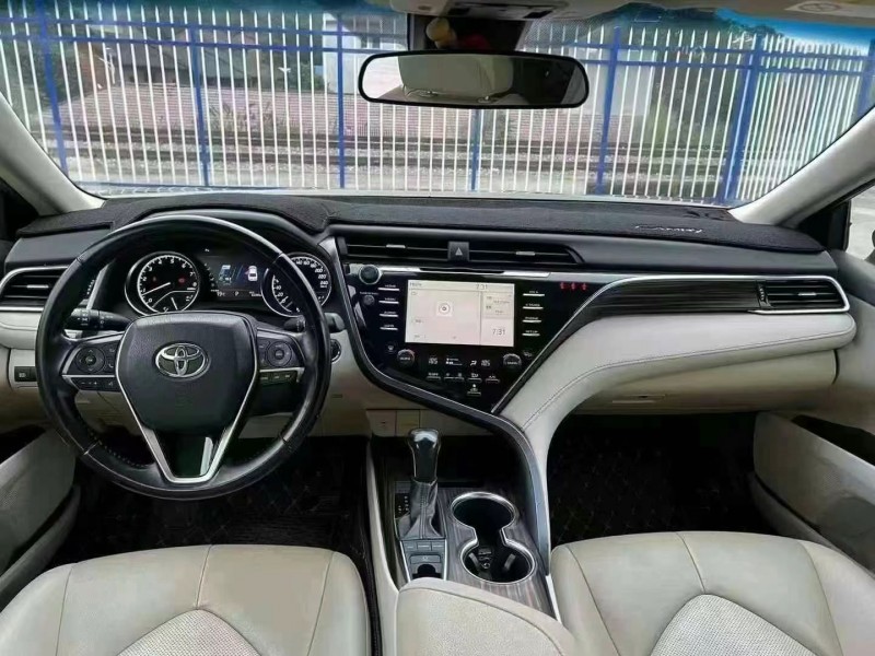 邵阳18年丰田凯美瑞7