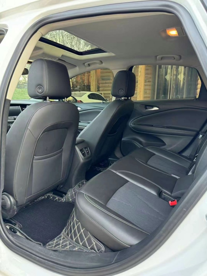 邢台22年别克威朗6