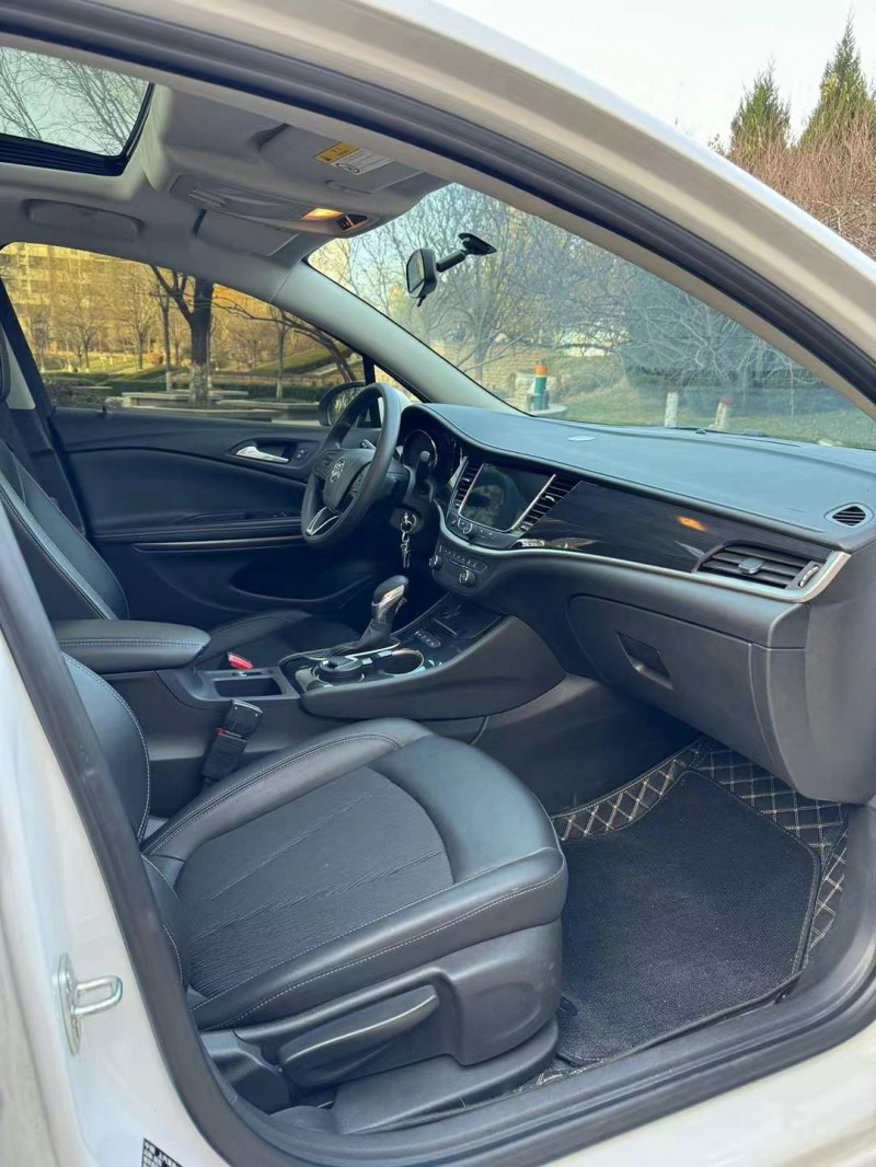 邢台22年别克威朗7