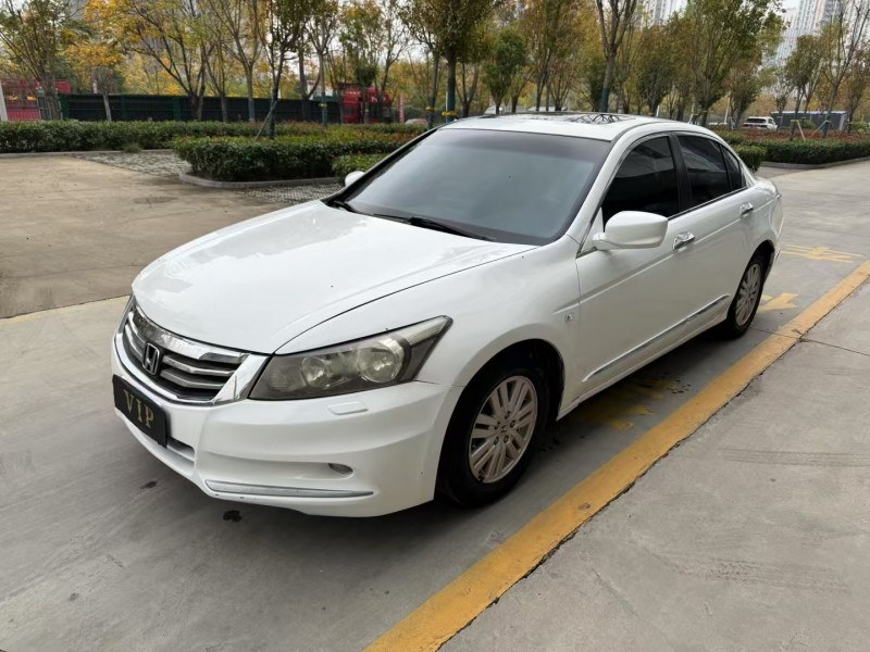 济宁13年本田雅阁2