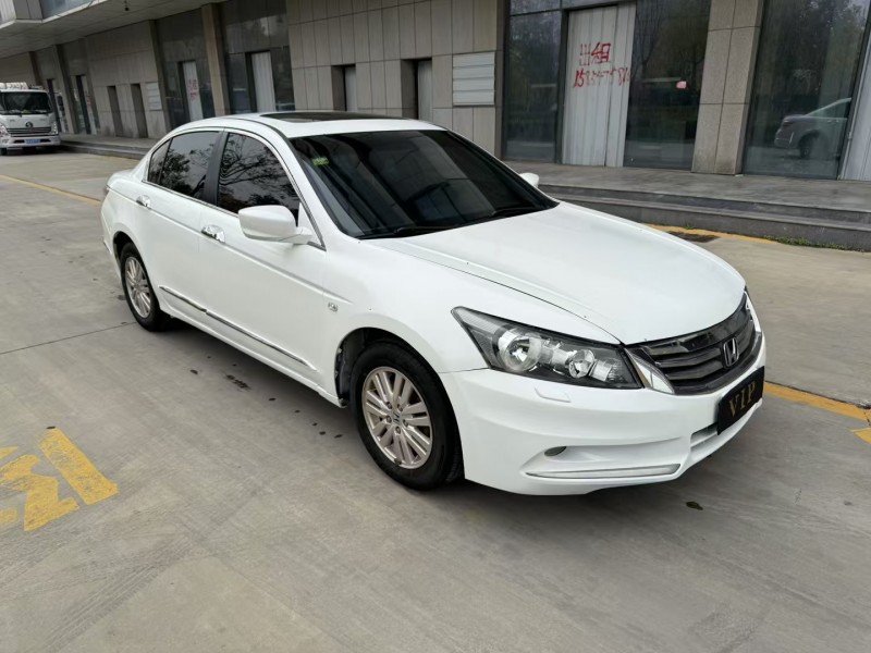 济宁13年本田雅阁3