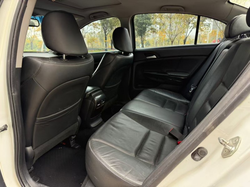 济宁13年本田雅阁6