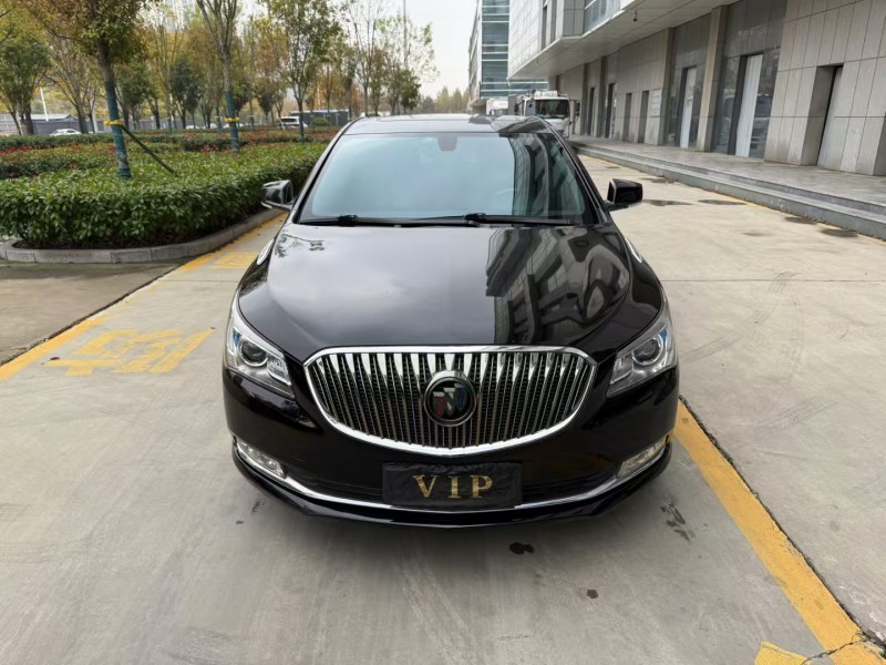 济宁16年别克君越1