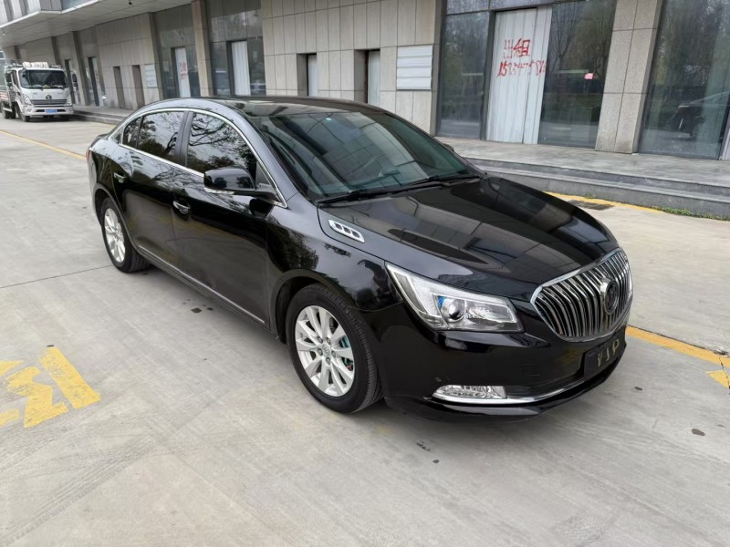 济宁16年别克君越3