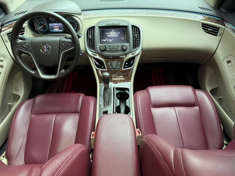 济宁16年别克君越4