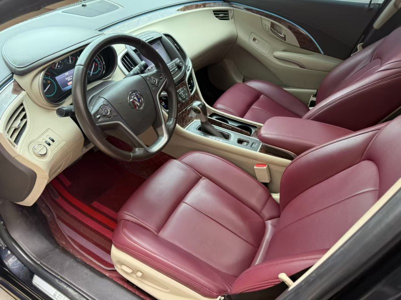 济宁16年别克君越5