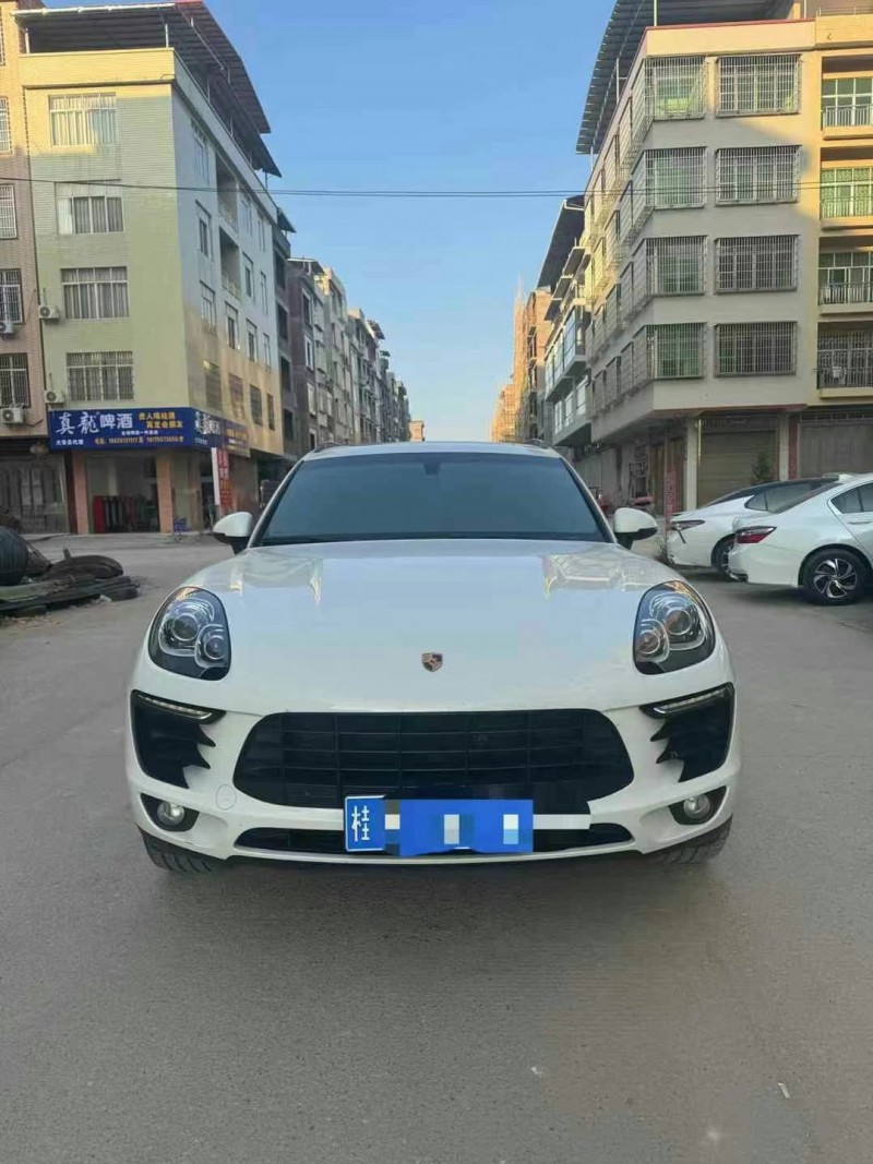 南宁14年保时捷Macan1