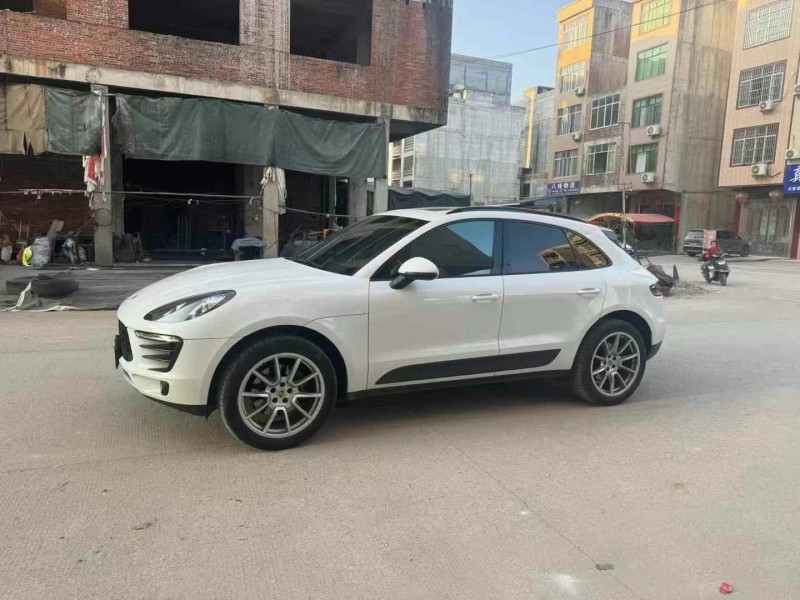 南宁14年保时捷Macan2