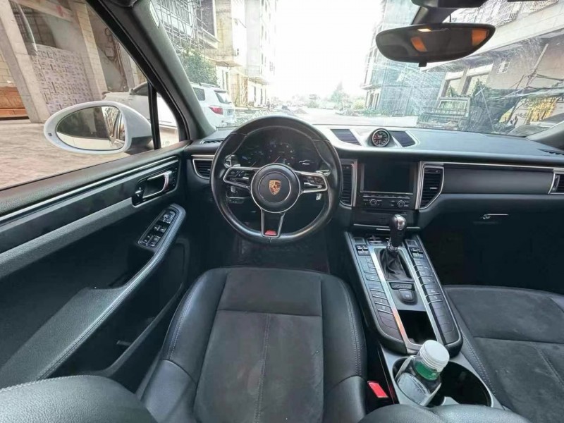 南宁14年保时捷Macan5