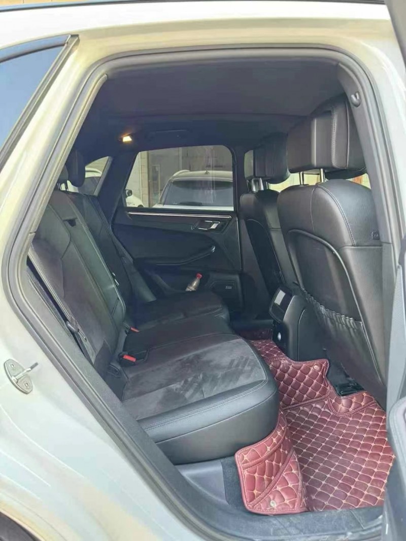 南宁14年保时捷Macan8