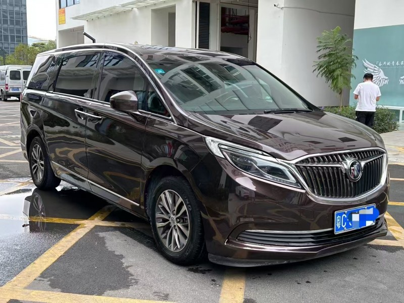 深圳18年别克GL82