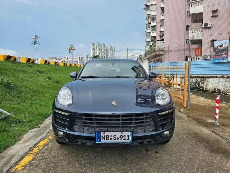 广州15年保时捷Macan1