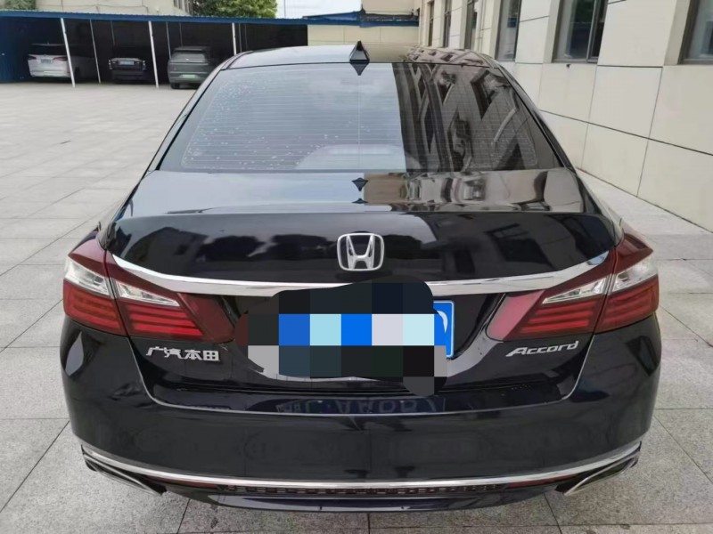 保定18年本田雅阁2