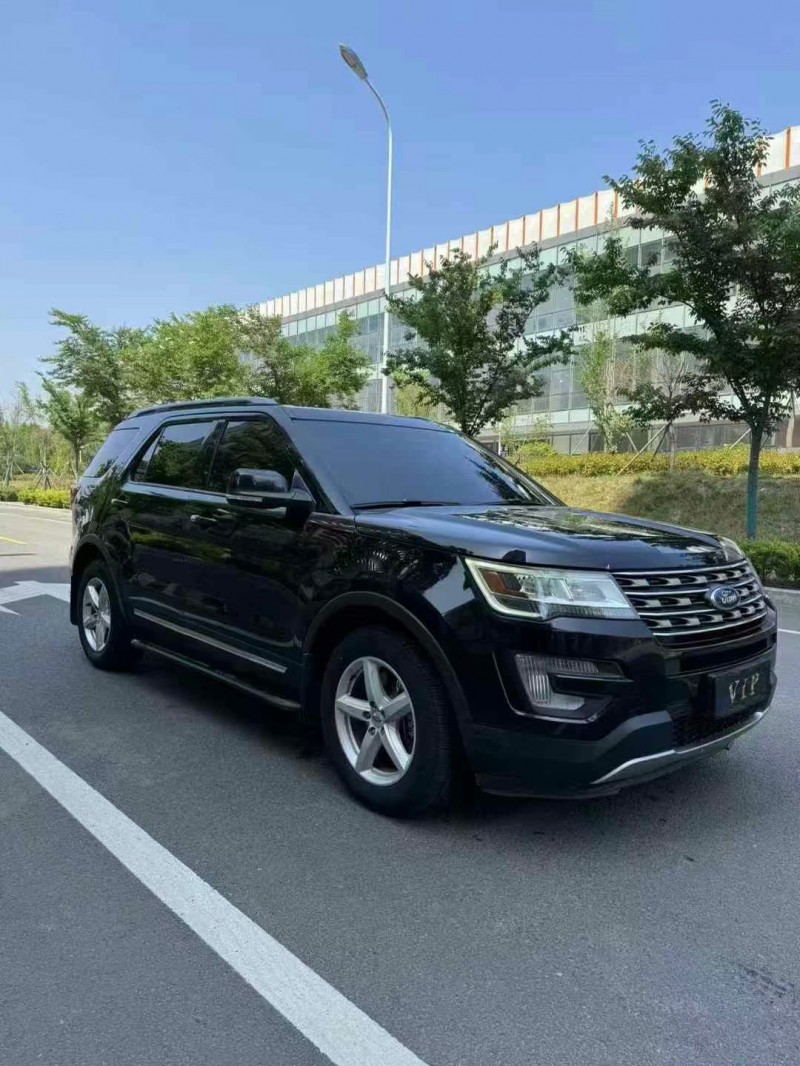 泰安17年福特探险者2