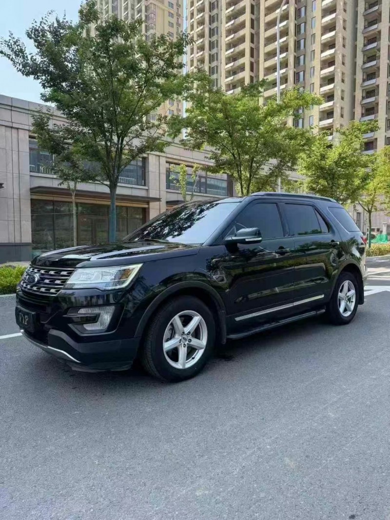 泰安17年福特探险者3