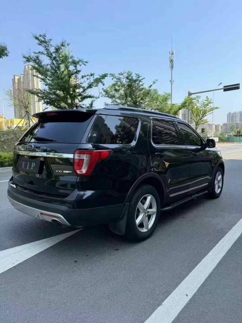 泰安17年福特探险者4