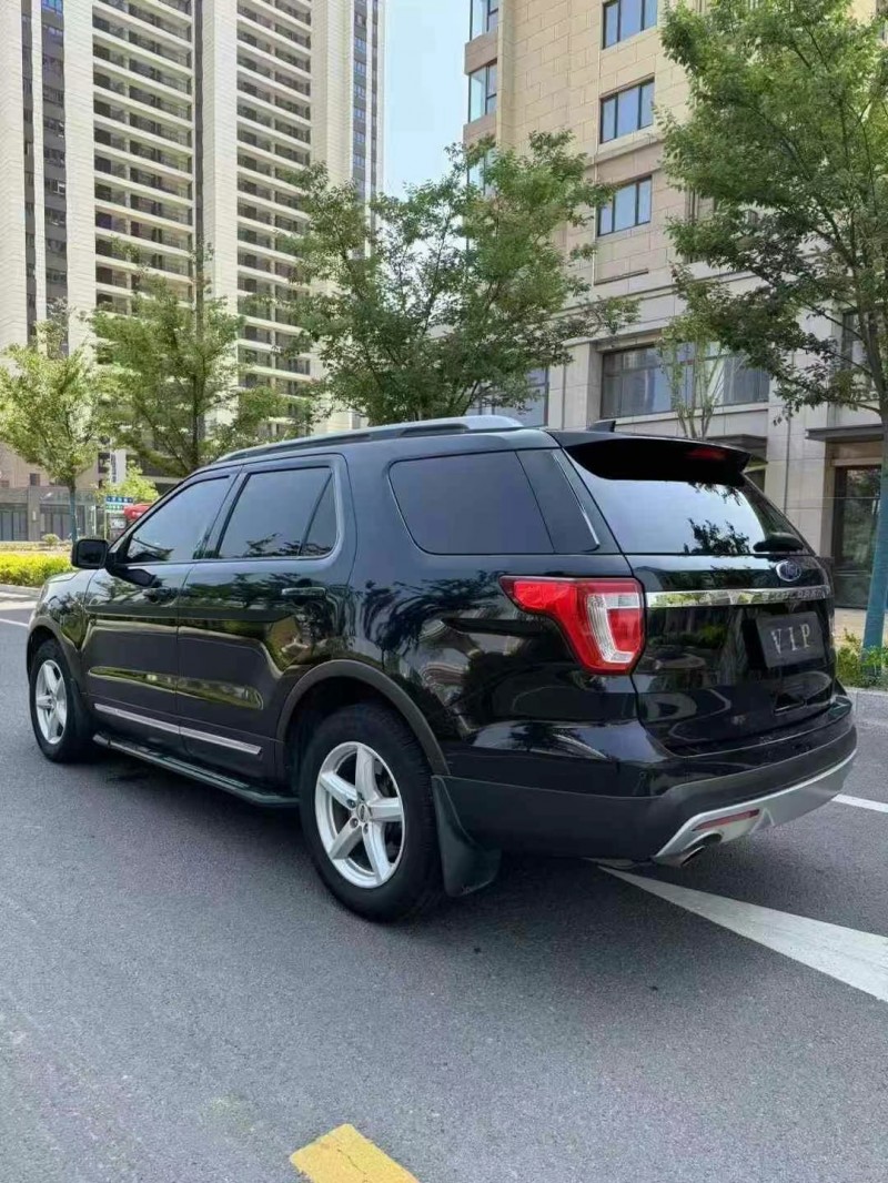 泰安17年福特探险者5