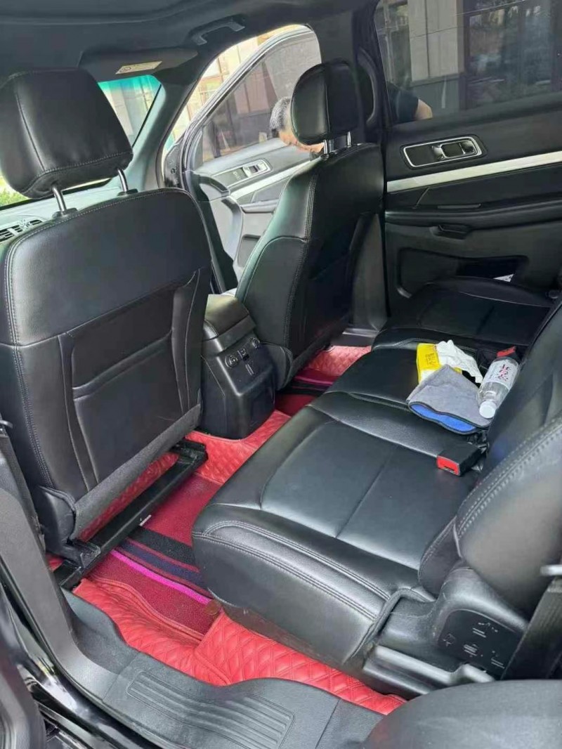 泰安17年福特探险者9