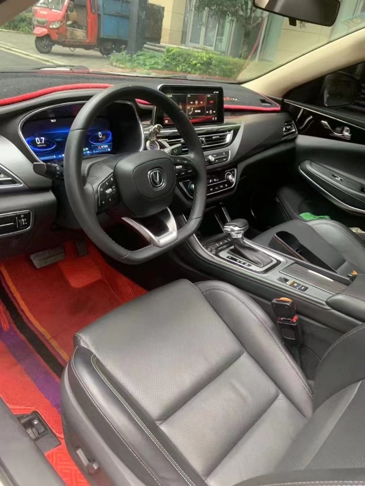 成都20年长安汽车锐程4