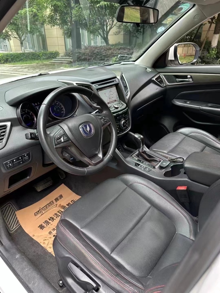 成都17年长安汽车CS756