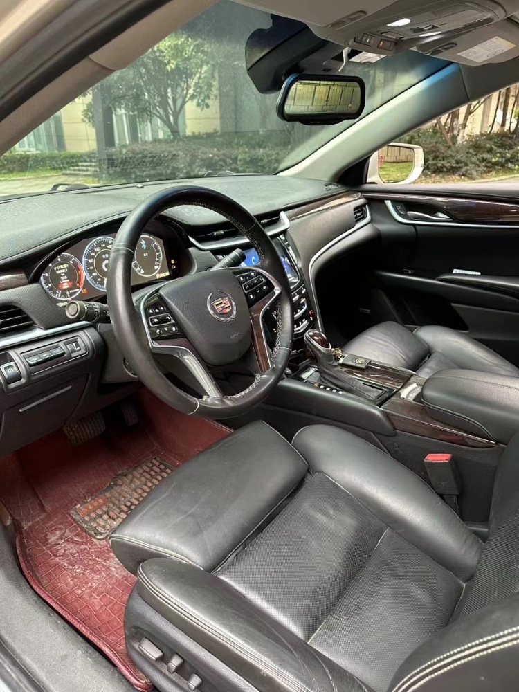 成都13年凯迪拉克XTS4