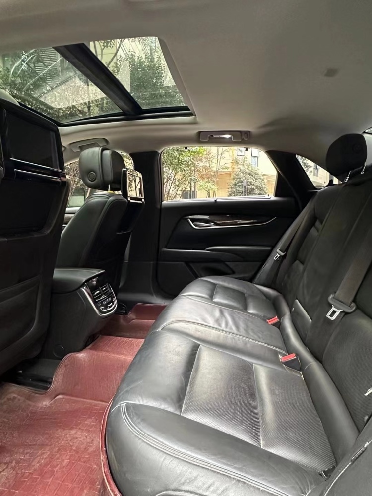 成都13年凯迪拉克XTS7